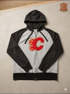 Calgary Flames Gray & Black Full-Zip Hoodie